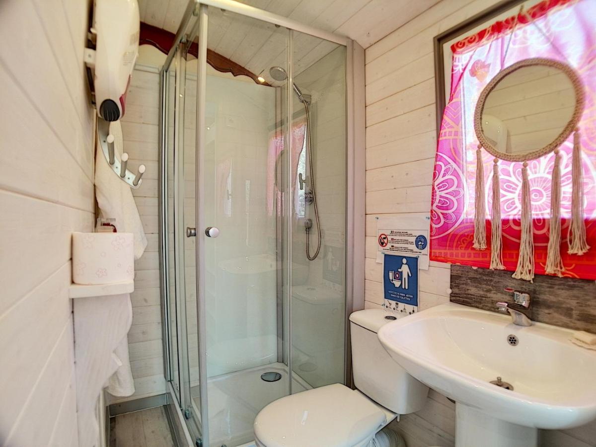 Mas Maurane-Roulotte Avec Spa Prive Aux Portes D'Arles Tarascon Ngoại thất bức ảnh