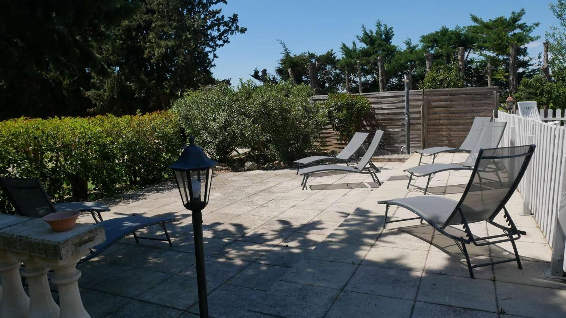 Mas Maurane-Roulotte Avec Spa Prive Aux Portes D'Arles Tarascon Ngoại thất bức ảnh
