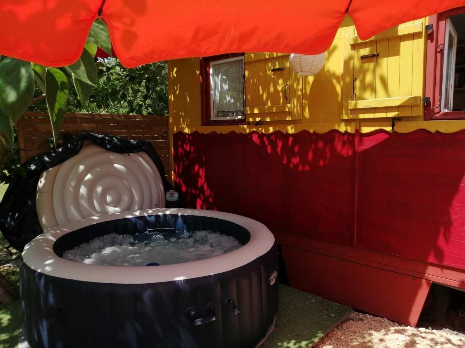 Mas Maurane-Roulotte Avec Spa Prive Aux Portes D'Arles Tarascon Ngoại thất bức ảnh